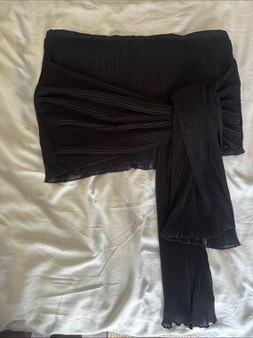 Revolve Black Pleated Ford Mini Skirt